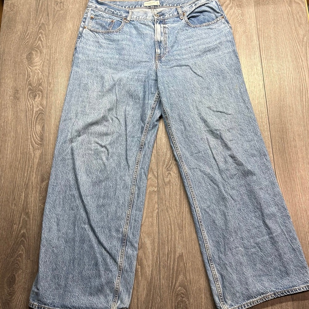 Abercrombie & Fitch Ultra Loose Low Rise 36 x 30 Jeans Light Wash Wide Leg 14